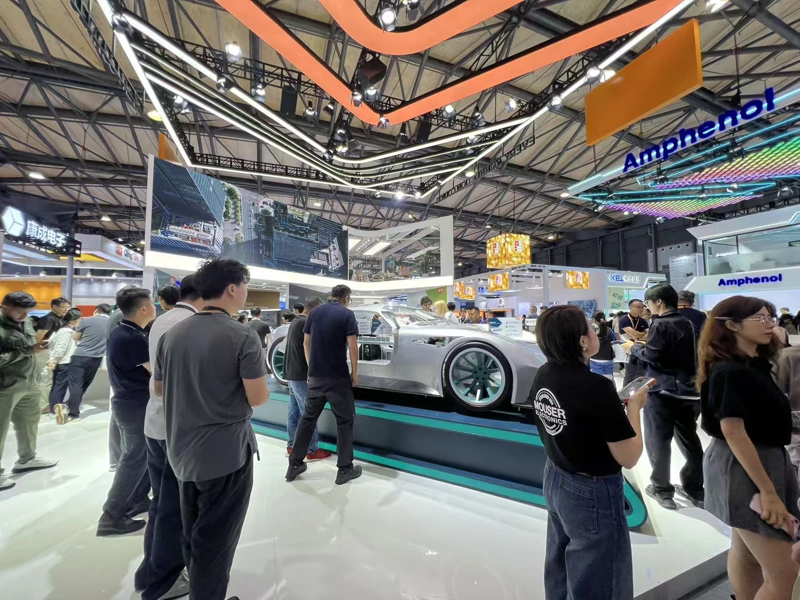 MISUXIN Welcomes Industry Customers on the Opening Day of electronica China 2026