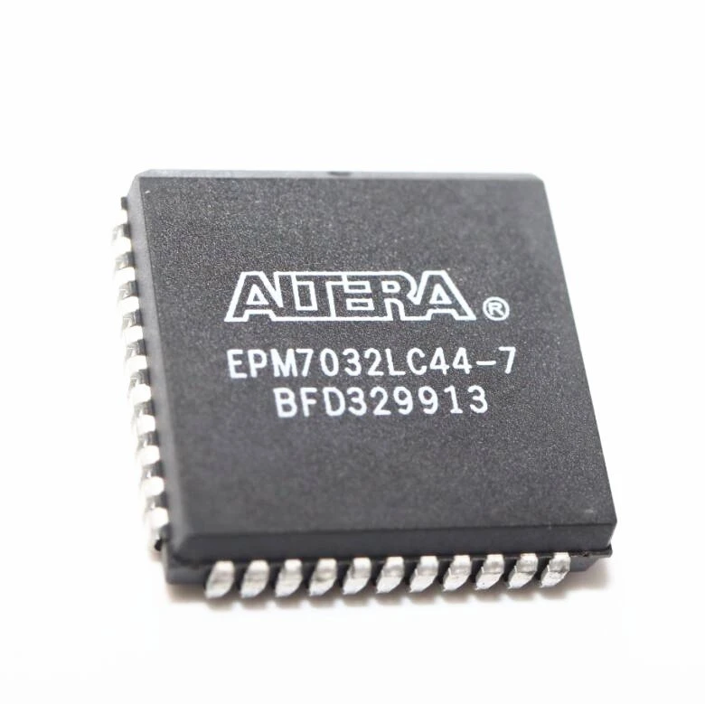 EPM7032LC44-7