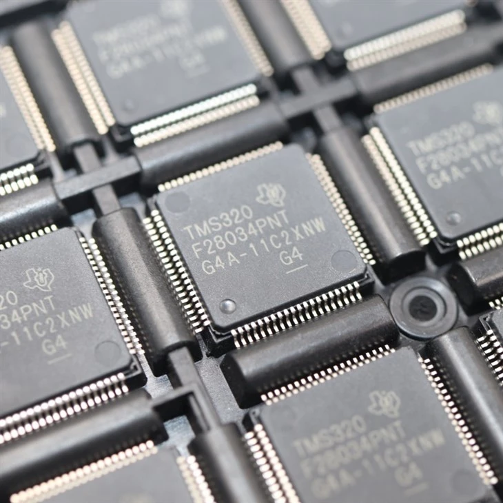 Microcontroller MCU TMS320F28034PNT