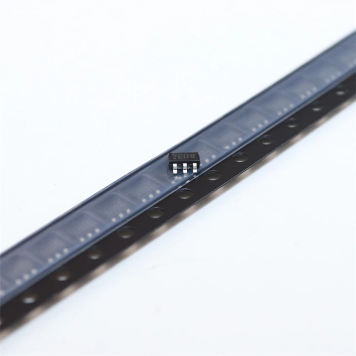 Electronic Component TLE493DW2B6A1HTSA1