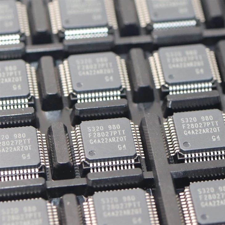 Microcontroller MCU TMS320F28027PTT